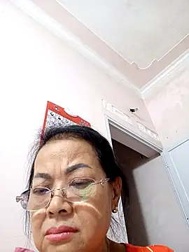 Snapshot of Hotestlove chatting on 10.28.25 Hotestlove online show from 10.28.25