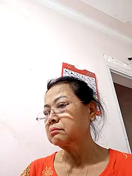 Snapshot of Hotestlove chatting on 10.30.25 Hotestlove online show from 10.30.25