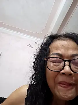 Snapshot of Hotestlove chatting on 10.31.25 Hotestlove online show from 10.31.25