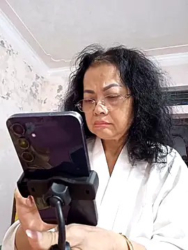 Snapshot of Hotestlove chatting on 11.01.25 Hotestlove online show from 11.01.25