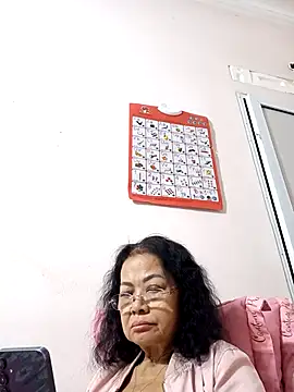 Snapshot of Hotestlove chatting on 11.05.25 Hotestlove online show from 11.05.25