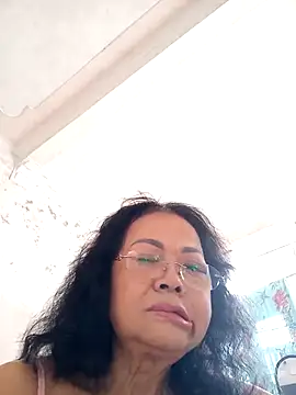 Snapshot of Hotestlove chatting on 11.06.25 Hotestlove online show from 11.06.25