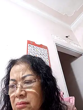 Snapshot of Hotestlove chatting on 11.06.25 Hotestlove online show from 11.06.25