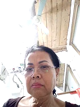 Snapshot of Hotestlove chatting on 11.11.25 Hotestlove online show from 11.11.25