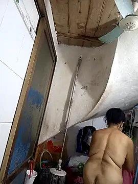 Snapshot of Hotestlove chatting on 11.11.25 Hotestlove online show from 11.11.25