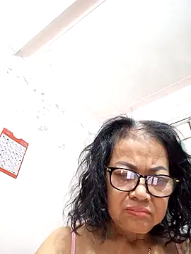 Snapshot of Hotestlove chatting on 11.15.25 Hotestlove online show from 11.15.25