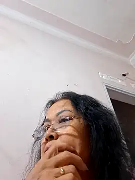 Snapshot of Hotestlove chatting on 11.20.25 Hotestlove online show from 11.20.25