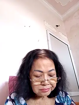 Snapshot of Hotestlove chatting on 11.23.25 Hotestlove online show from 11.23.25