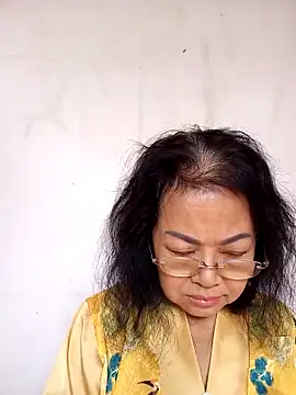 Snapshot of Hotestlove chatting on 11.26.25 Hotestlove online show from 11.26.25