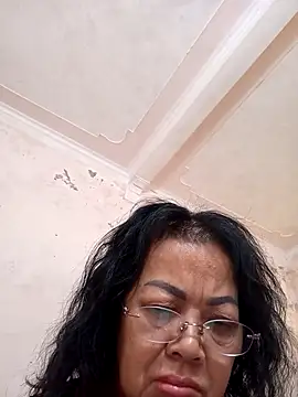 Snapshot of Hotestlove chatting on 11.28.25 Hotestlove online show from 11.28.25