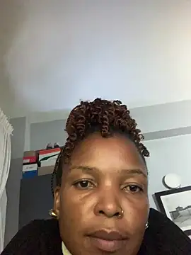 Snapshot of slimcateee chatting on 02.02.25 slimcateee online show from 02.02.25