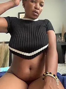 Snapshot of slimcateee chatting on 02.03.25 slimcateee online show from 02.03.25