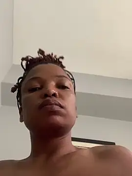 Snapshot of slimcateee chatting on 02.17.25 slimcateee online show from 02.17.25