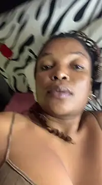 Snapshot of slimcateee chatting on 02.17.25 slimcateee online show from 02.17.25