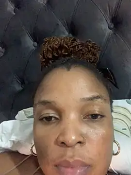 Snapshot of slimcateee chatting on 02.22.25 slimcateee online show from 02.22.25