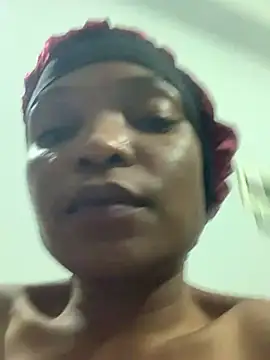Snapshot of slimcateee chatting on 03.01.25 slimcateee online show from 03.01.25