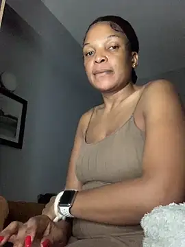 Snapshot of slimcateee chatting on 03.06.25 slimcateee online show from 03.06.25