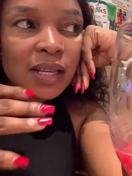 Snapshot of slimcateee chatting on 03.18.25 slimcateee online show from 03.18.25