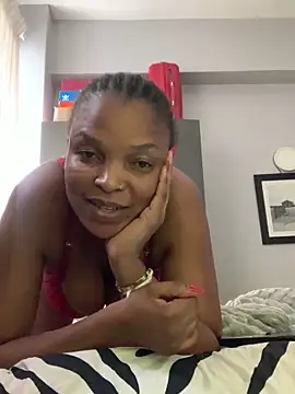 Snapshot of slimcateee chatting on 03.22.25 slimcateee online show from 03.22.25