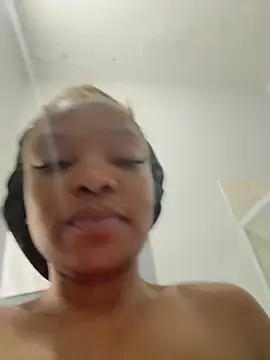 Snapshot of slimcateee chatting on 09.13.25 slimcateee online show from 09.13.25