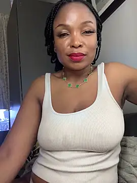 Snapshot of slimcateee chatting on 09.28.25 slimcateee online show from 09.28.25