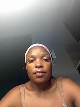 Snapshot of slimcateee chatting on 10.03.25 slimcateee online show from 10.03.25