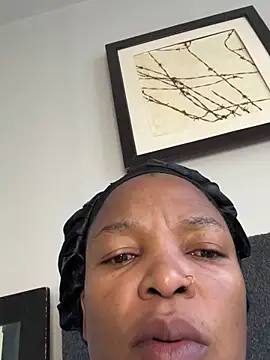 Snapshot of slimcateee chatting on 10.16.25 slimcateee online show from 10.16.25