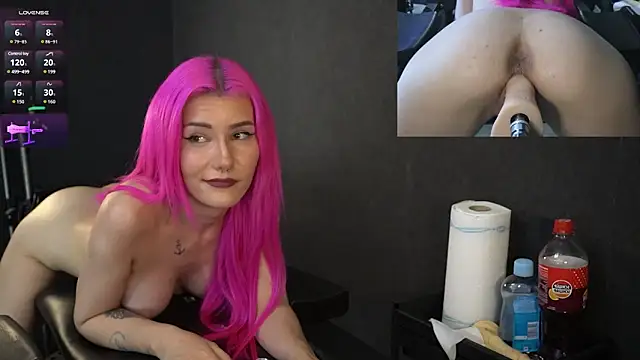 Snapshot of ClaraStylezZ chatting on 01.05.25 ClaraStylezZ online show from 01.05.25