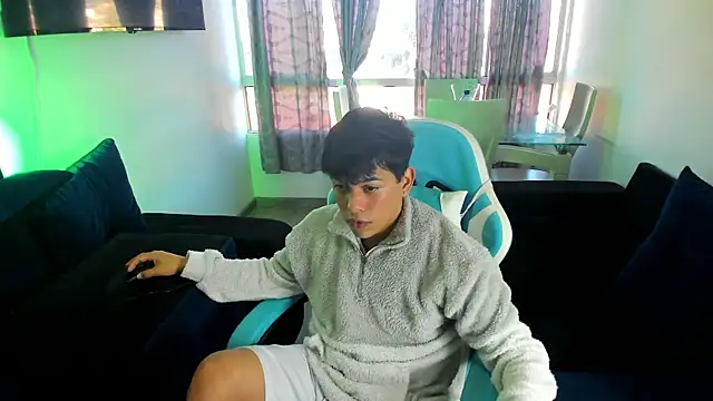 Snapshot of Franco_Rizzo_ chatting on 01.22.25 Franco Rizzo online show from 01.22.25