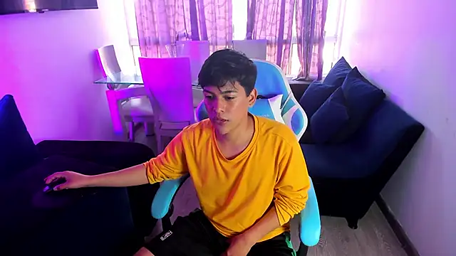 Snapshot of Franco_Rizzo_ chatting on 01.27.25 Franco Rizzo online show from 01.27.25