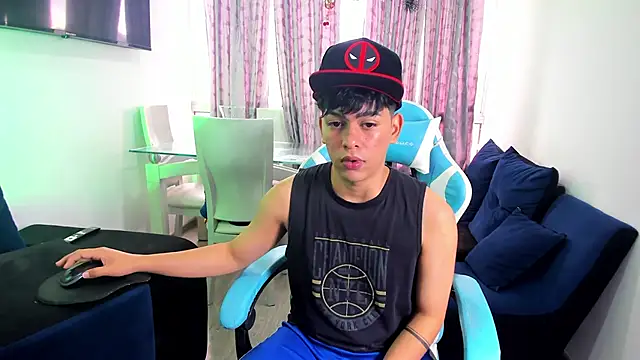 Snapshot of Franco_Rizzo_ chatting on 02.04.25 Franco Rizzo online show from 02.04.25