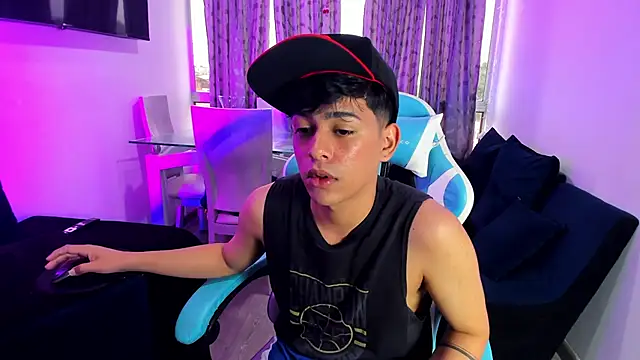 Snapshot of Franco_Rizzo_ chatting on 02.04.25 Franco Rizzo online show from 02.04.25