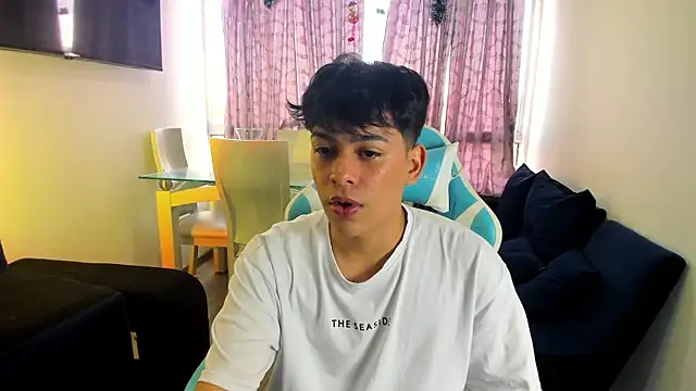 Snapshot of Franco_Rizzo_ chatting on 02.06.25 Franco Rizzo online show from 02.06.25