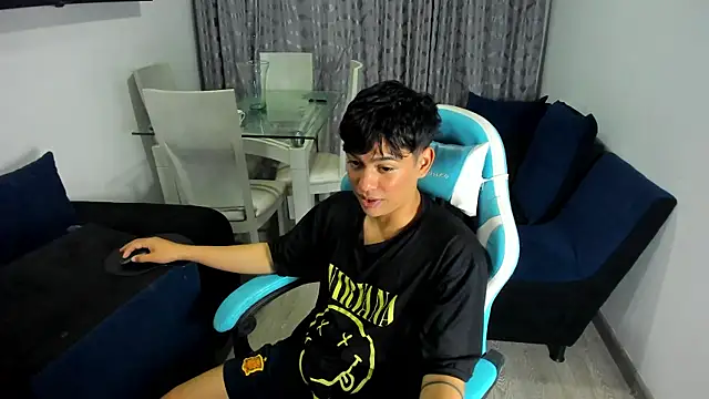 Snapshot of Franco_Rizzo_ chatting on 02.13.25 Franco Rizzo online show from 02.13.25