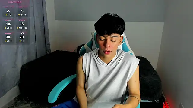 Snapshot of Franco_Rizzo_ chatting on 03.11.25 Franco Rizzo online show from 03.11.25