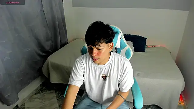 Snapshot of Franco_Rizzo_ chatting on 03.16.25 Franco Rizzo online show from 03.16.25