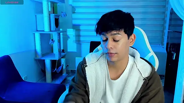 Snapshot of Franco_Rizzo_ chatting on 10.05.25 Franco Rizzo online show from 10.05.25