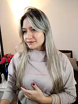 Snapshot of valeriahunter1 chatting on 10.12.25 valeriahunter1 online show from 10.12.25