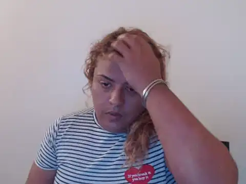 Snapshot of KIARAMARSHALLWELLZ chatting on 12.12.24 KIARAMARSHALLWELLZ online show from 12.12.24