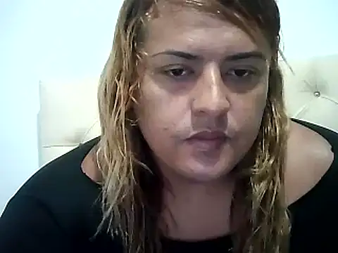 Snapshot of KIARAMARSHALLWELLZ chatting on 12.13.24 KIARAMARSHALLWELLZ online show from 12.13.24