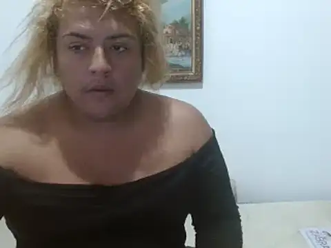 Snapshot of KIARAMARSHALLWELLZ chatting on 01.20.25 KIARAMARSHALLWELLZ online show from 01.20.25