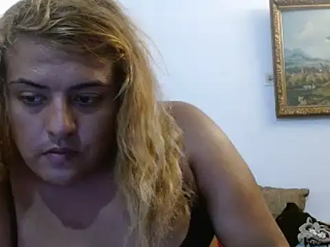 Snapshot of KIARAMARSHALLWELLZ chatting on 01.28.25 KIARAMARSHALLWELLZ online show from 01.28.25