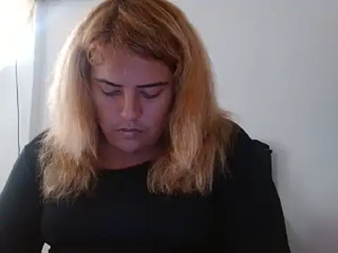 Snapshot of KIARAMARSHALLWELLZ chatting on 02.08.25 KIARAMARSHALLWELLZ online show from 02.08.25