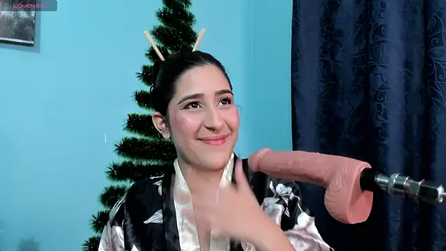 Snapshot of Antonella_cutee chatting on 12.15.24 Antonella cutee online show from 12.15.24