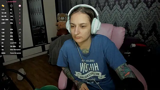 Snapshot of AlexRacc00n chatting on 01.01.25 AlexRacc00n online show from 01.01.25