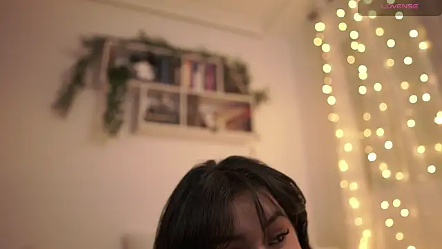 Snapshot of EmilyxRose_- chatting on 12.15.24 EmilyxRose - online show from 12.15.24