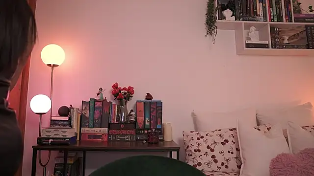 Snapshot of EmilyxRose_- chatting on 09.30.25 EmilyxRose - online show from 09.30.25