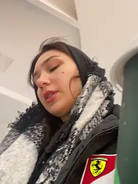 QuitieLia online show from 12.16.24