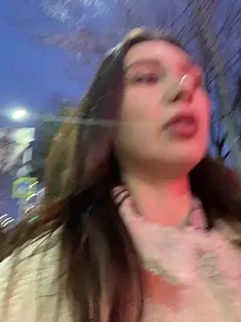 QuitieLia online show from 12.19.24