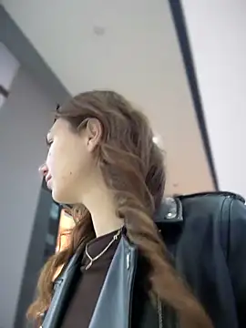 QuitieLia online show from 10.03.25